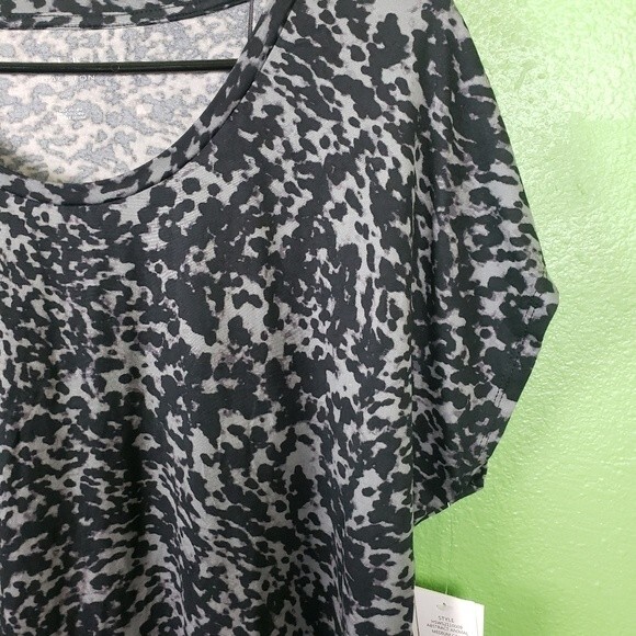 Halston Studio Black/Gray Animal Print Abstract Short Sleeve Stretchy Tshirt XL - Picture 7 of 10